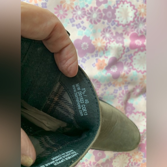 BORN riven western embroidered grey booties size 8.5 (40) - Picture 9 of 12